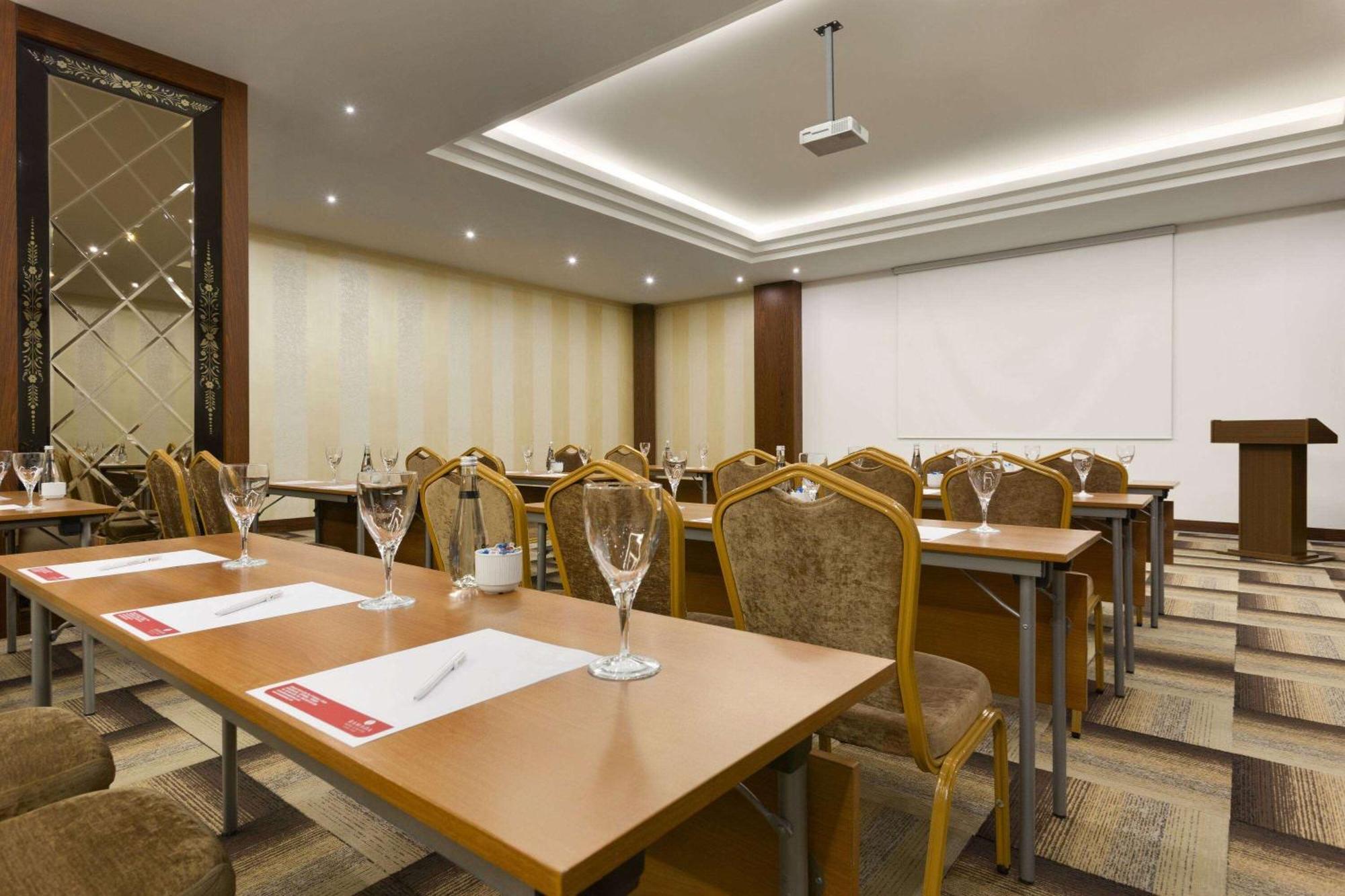 Ramada Plaza By Wyndham Istanbul Atakoy Hotel Kültér fotó